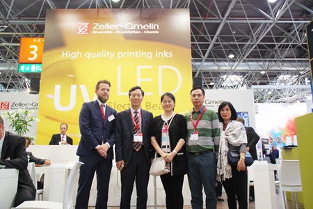 1473060132852420.jpg Zeller合影.JPG